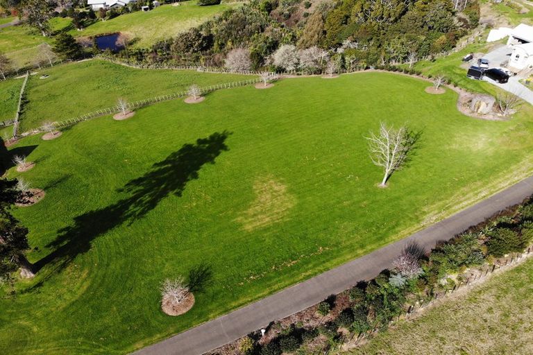 Photo of property in 33 Osbaldiston Lane, Kaukapakapa, 0873