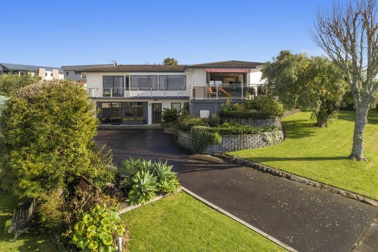 Photo of property in 2 Tinopai Drive, Omokoroa, 3114