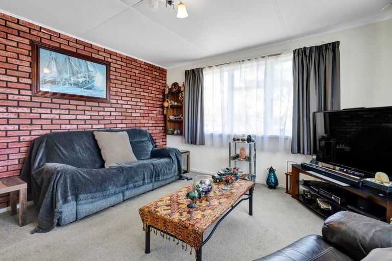 Photo of property in 48 Endeavour Street, Marfell, New Plymouth, 4310