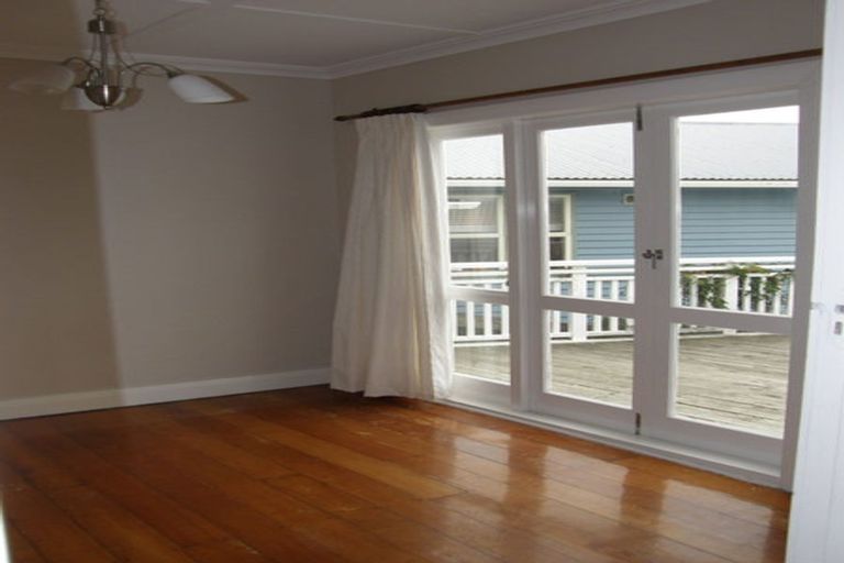 Photo of property in 24 Imperial Terrace, Melrose, Wellington, 6022
