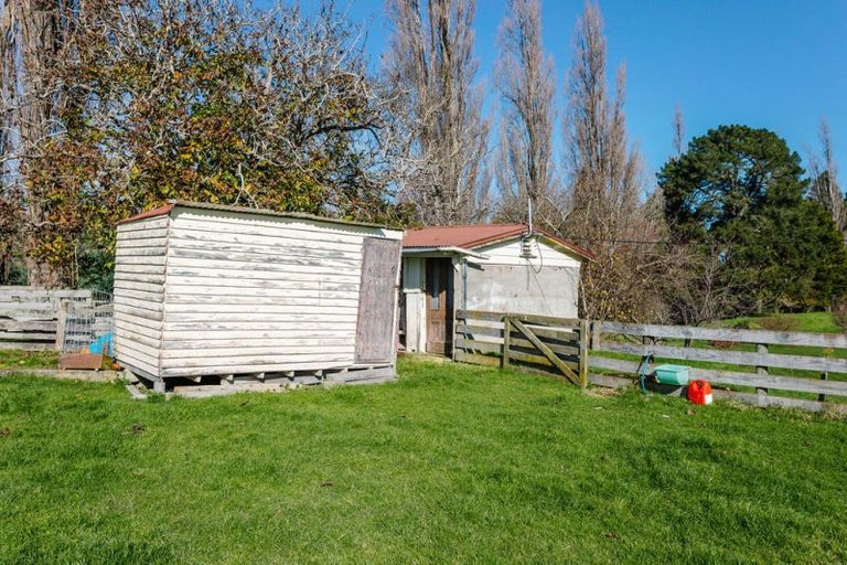 Photo of property in 36 Riverdale Road, Dannevirke, 4930