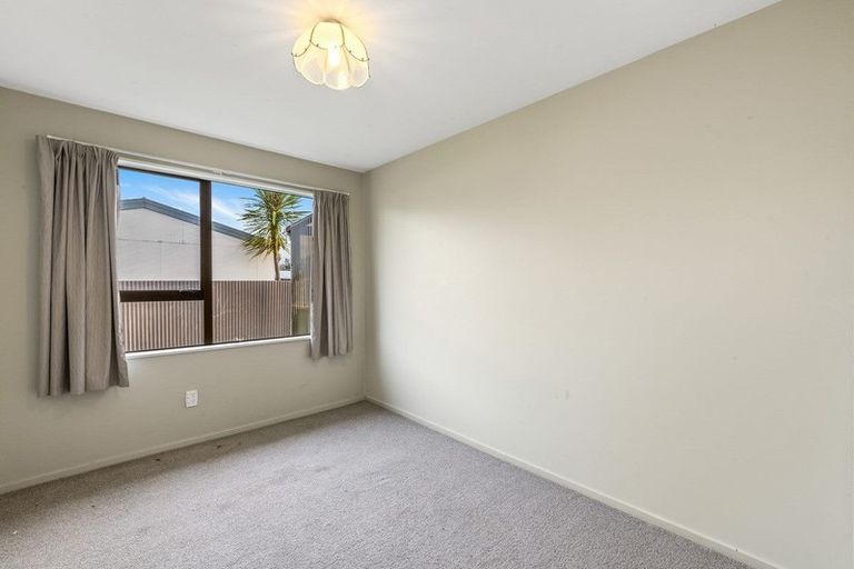 Photo of property in 2/279 Main South Road, Hornby, Christchurch, 8042