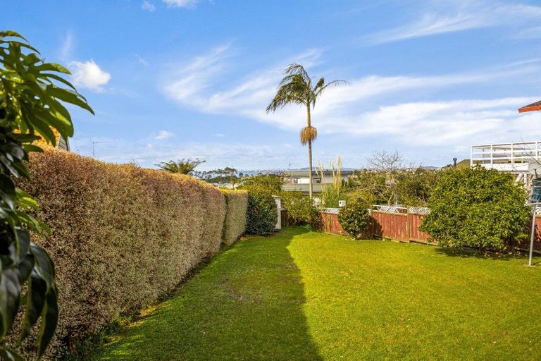 Photo of property in 4 Marlin Street, West Harbour, Auckland, 0618