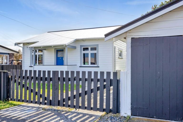 Photo of property in 10 Erin Street, Hawera, 4610