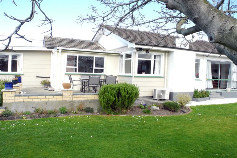 Photo of property in 17 Rugby Street, Waimate, 7924