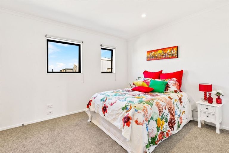 Photo of property in 29 De Havilland Road, Hobsonville, Auckland, 0618