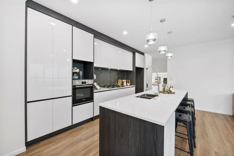Photo of property in 8 Aklander Rise, Flat Bush, Auckland, 2019
