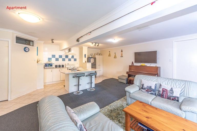 Photo of property in 20 Great North Road, Saint Johns Hill, Whanganui, 4500