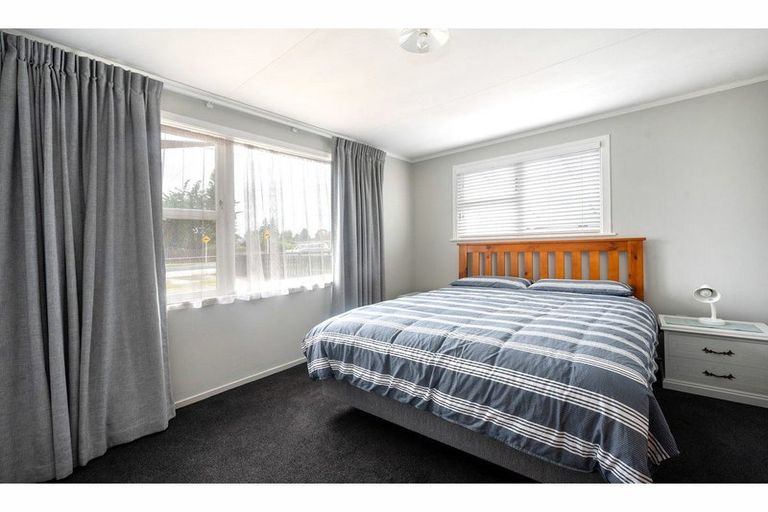 Photo of property in 9a Kawaha Point Road, Fairy Springs, Rotorua, 3015