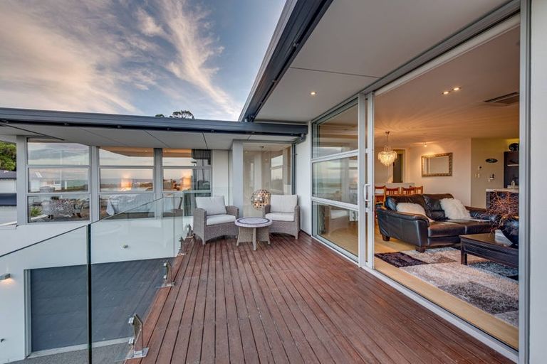 Photo of property in 6 Challenger Lane, Redcliffs, Christchurch, 8081