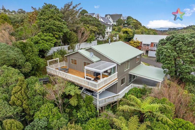 Photo of property in 16 Haast Close, Kelson, Lower Hutt, 5010