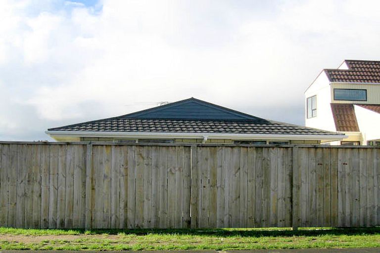 Photo of property in 3 Chums Road, Paraparaumu Beach, Paraparaumu, 5032