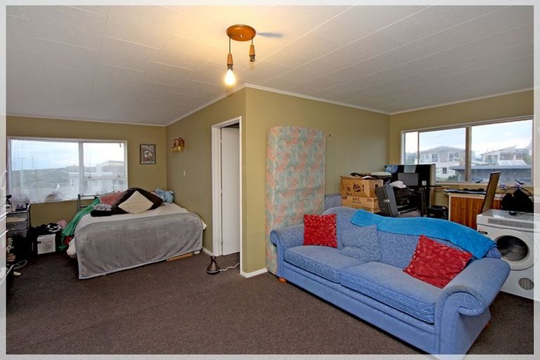 Photo of property in 3 Marine Parade North, Foxton Beach, Foxton, 4815