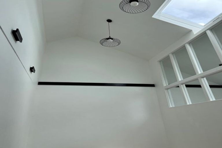 Photo of property in 24 Monorgan Road, Strathmore Park, Wellington, 6022