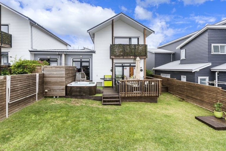 Photo of property in 25 Cavalli Road, Long Bay, Auckland, 0630