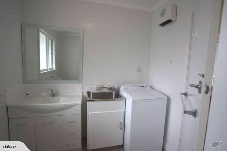 Photo of property in 4/7a Curletts Road, Sockburn, Christchurch, 8042