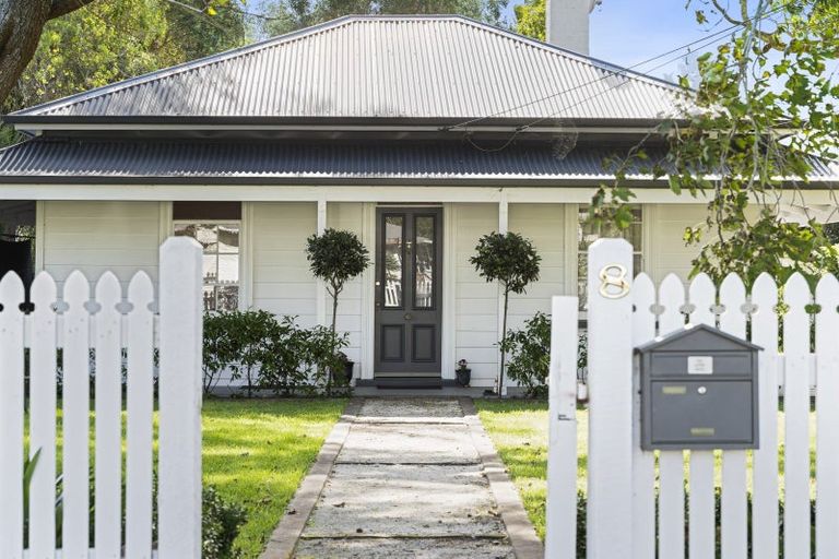 Photo of property in 8 Wallace Road, Mangere Bridge, Auckland, 2022