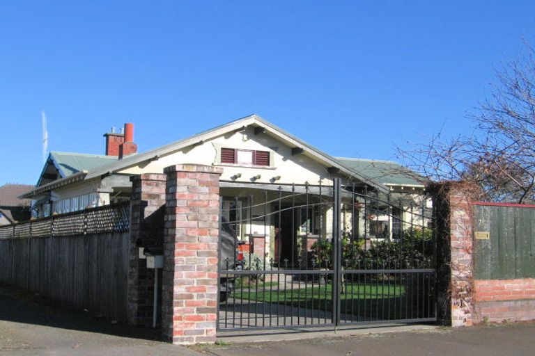 Photo of property in 76 Albert Street, Palmerston North, 4414