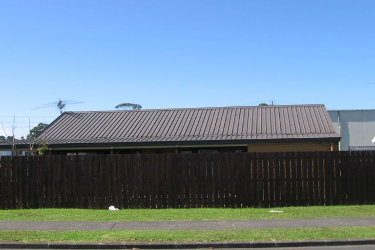 Photo of property in 29 Meadowvale Rise, Titirangi, Auckland, 0604