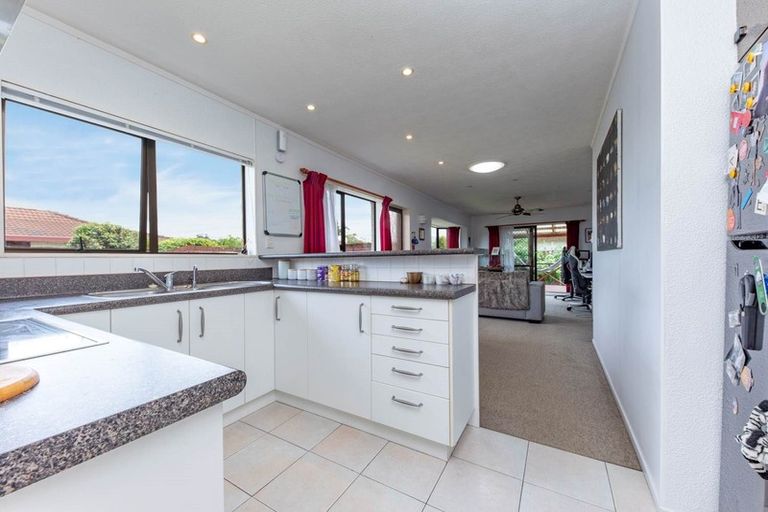 Photo of property in 5/4074 Great North Road, Glen Eden, Auckland, 0602