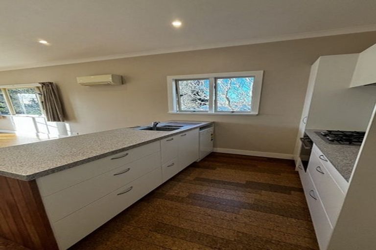 Photo of property in 32 Bonithon Avenue, Moturoa, New Plymouth, 4310