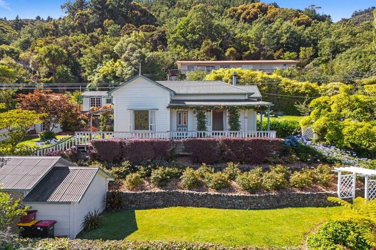 Photo of property in 19 Milton Terrace, Picton, 7220