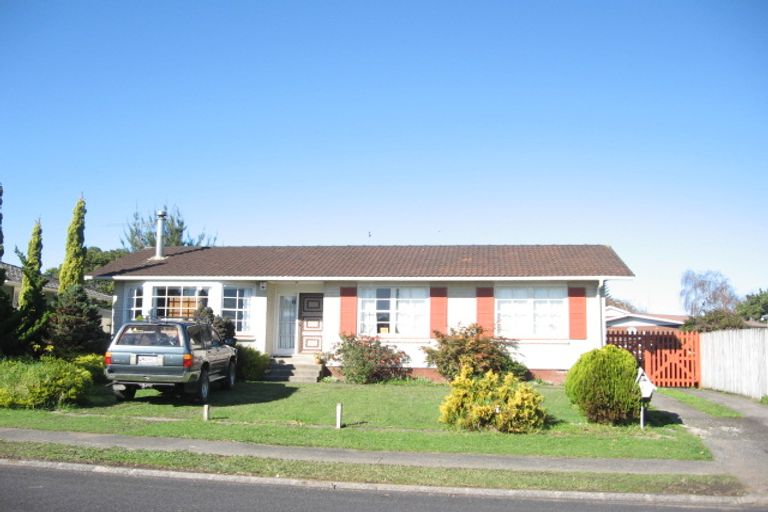 Photo of property in 3 Aarts Avenue, Manurewa, Auckland, 2102