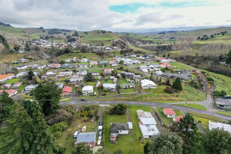 Photo of property in 174 Hautapu Street, Taihape, 4720