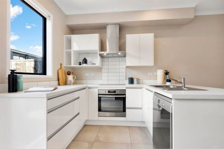 Photo of property in 13 Piko Lane, Hobsonville, Auckland, 0616