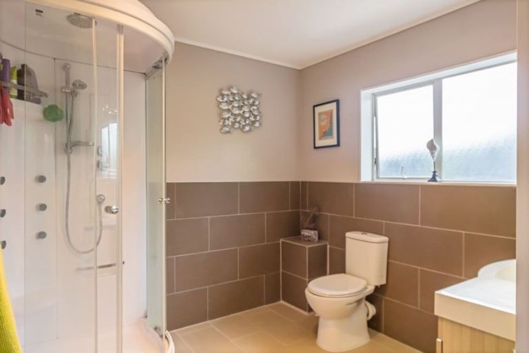 Photo of property in 5 Shadon Place, Stanmore Bay, Whangaparaoa, 0932