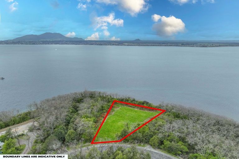 Photo of property in 43 Parawera Drive, Acacia Bay, Taupo, 3330