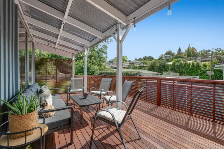 Photo of property in 48 D'oyly Drive, Stanmore Bay, Whangaparaoa, 0932
