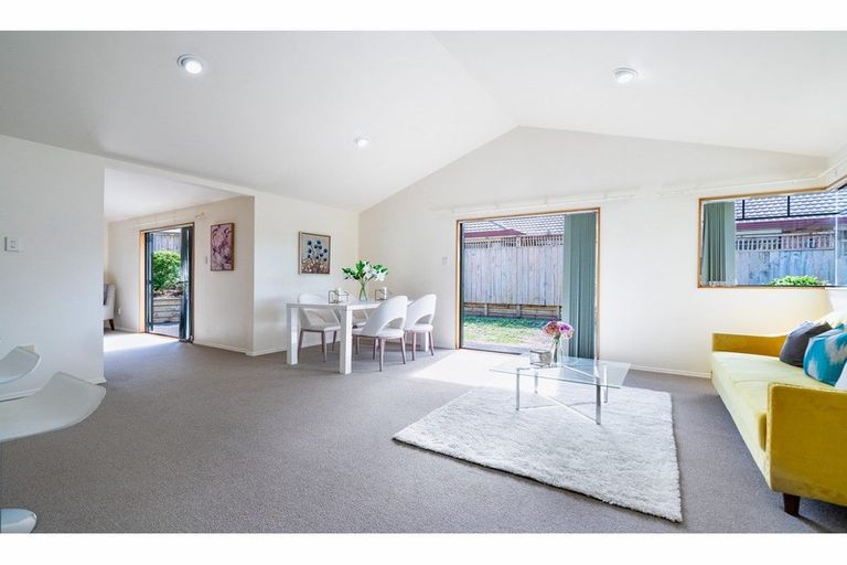 Photo of property in 208b Glengarry Road, Glen Eden, Auckland, 0602
