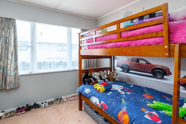 Photo of property in 2 Wavell Crescent, Lansdowne, Masterton, 5810