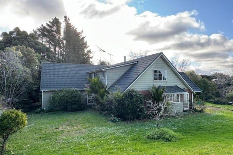 Photo of property in 26 Awhiorangi Promenade, Swanson, Auckland, 0816