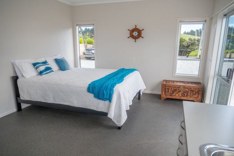 Photo of property in 34 Opoi Lane, Cable Bay, 0420
