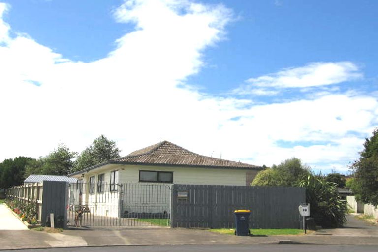 Photo of property in 19 Cabello Place, Unsworth Heights, Auckland, 0632