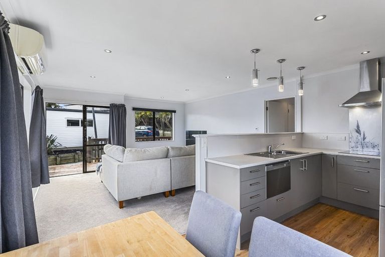 Photo of property in 36 Brian Crescent, Stanmore Bay, Whangaparaoa, 0932