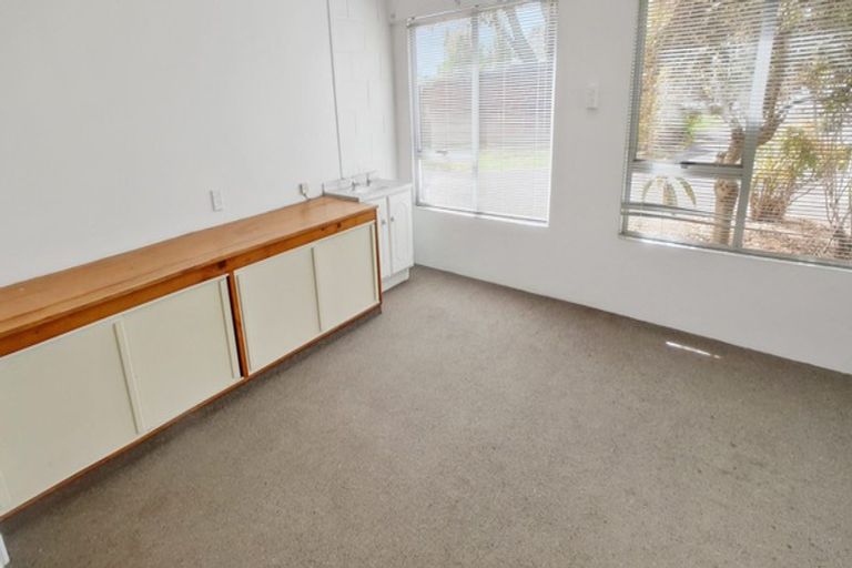 Photo of property in 4 Heaphy Street, Blockhouse Bay, Auckland, 0600