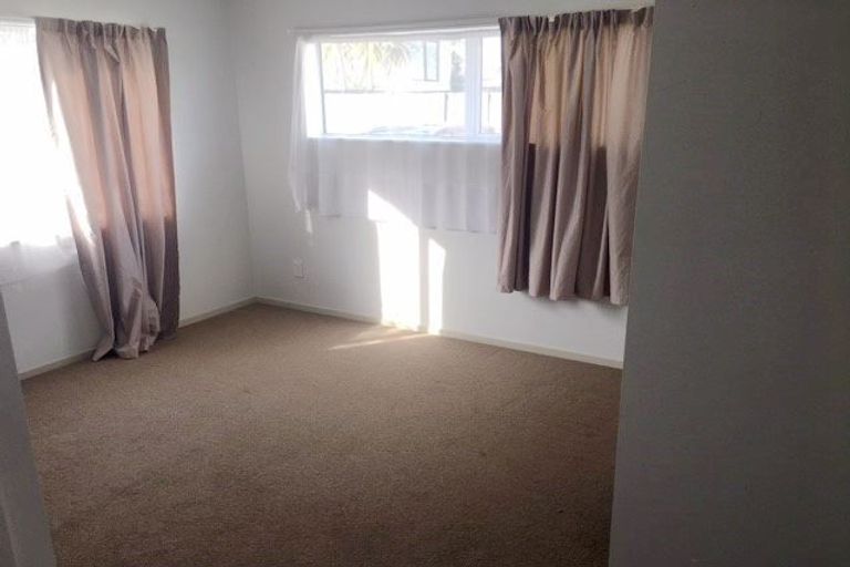 Photo of property in 57 Glendene Avenue, Glendene, Auckland, 0602