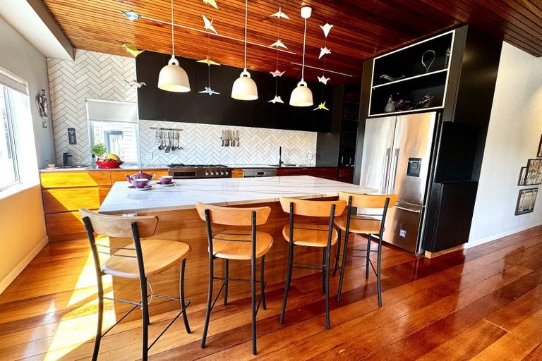 Photo of property in 16 Burnham Street, Seatoun, Wellington, 6022