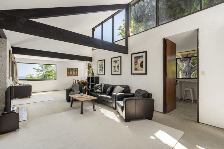 Photo of property in 2/30 Browns Bay Road, Rothesay Bay, Auckland, 0630