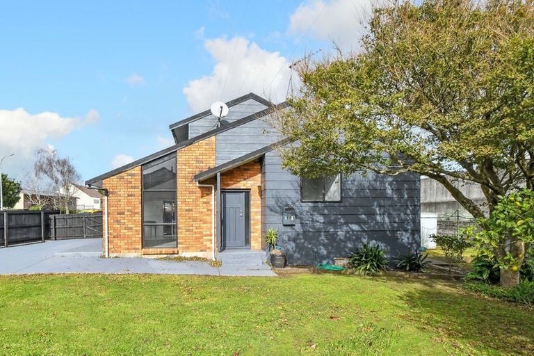 Photo of property in 1/34 Barnhill Crescent, Pahurehure, Papakura, 2113