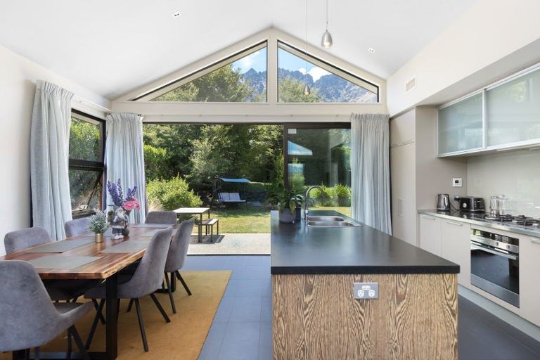 Photo of property in 4 Jackby Court, Jacks Point, Queenstown, 9371