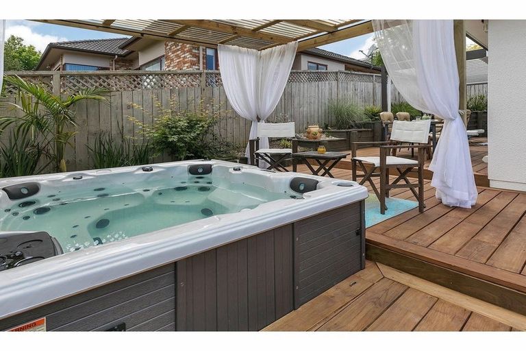 Photo of property in 7 Hendrika Court, Hobsonville, Auckland, 0618