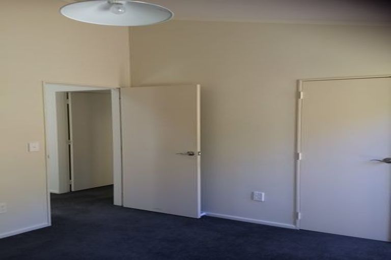 Photo of property in 4 Mitika Way, Strathmore Park, Wellington, 6022