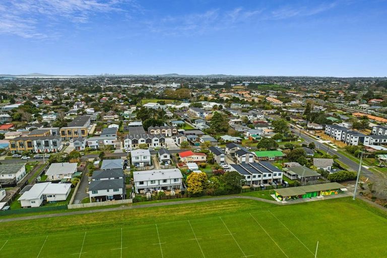 Photo of property in 15c Arney Road, Ranui, Auckland, 0612