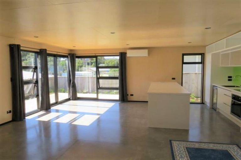 Photo of property in 150a Brooklands Road, Vogeltown, New Plymouth, 4310