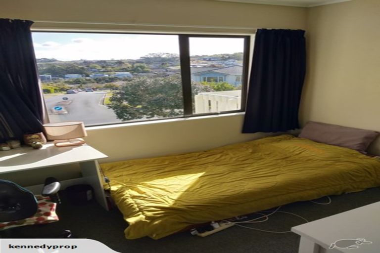 Photo of property in 16 Mackwell Road, Fairview Heights, Auckland, 0632