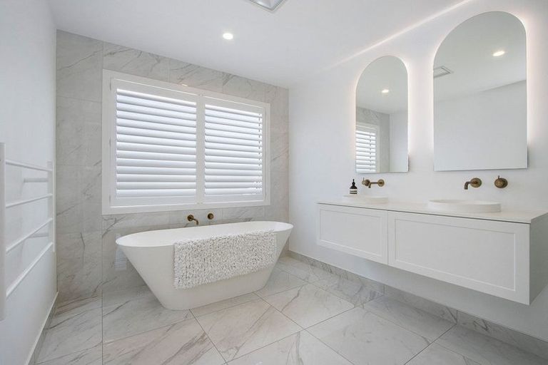 Photo of property in 2 Goldstone Place, Omokoroa, 3114